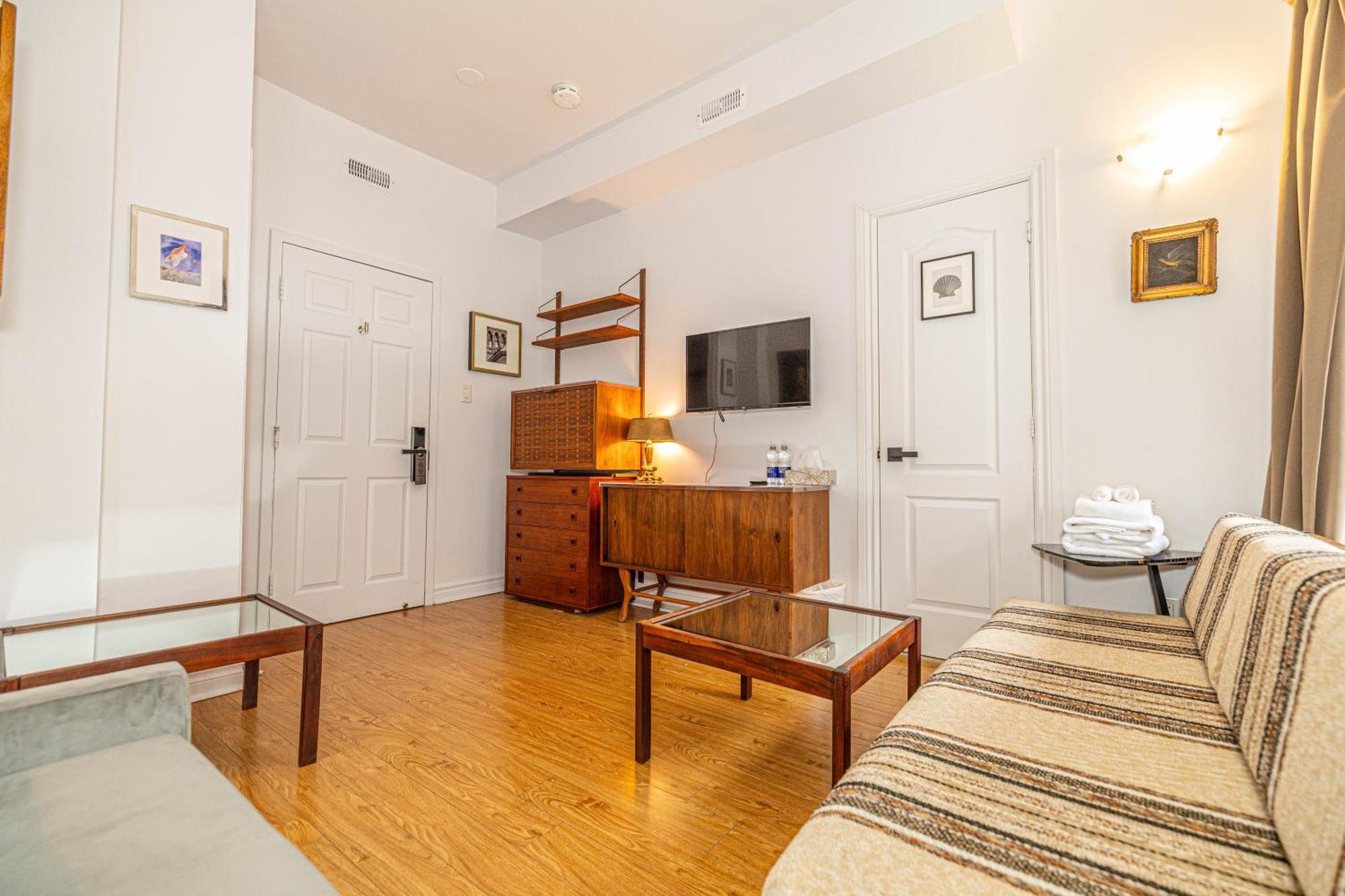 Le Coach Hotel