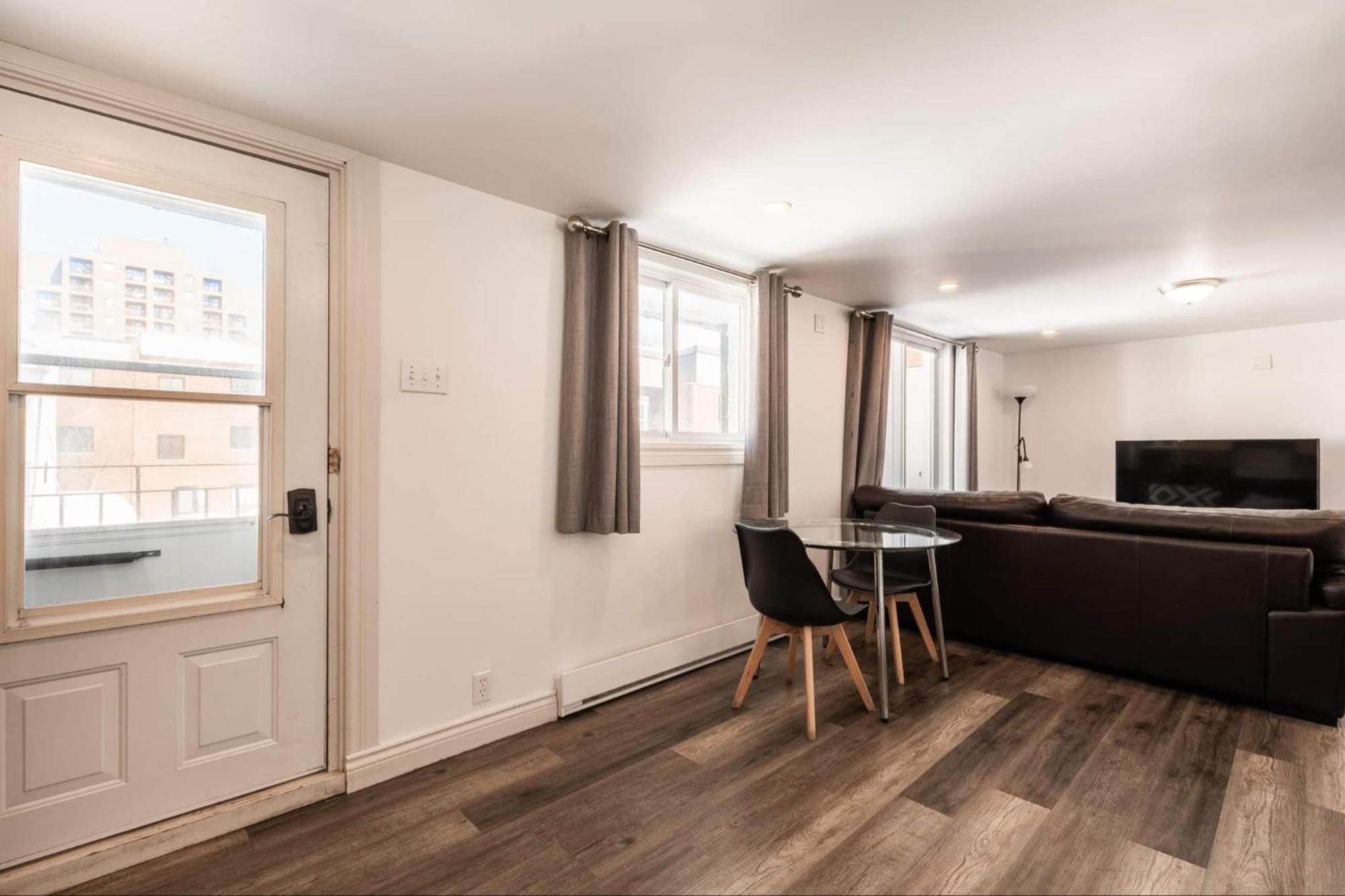 2 Bedroom In *