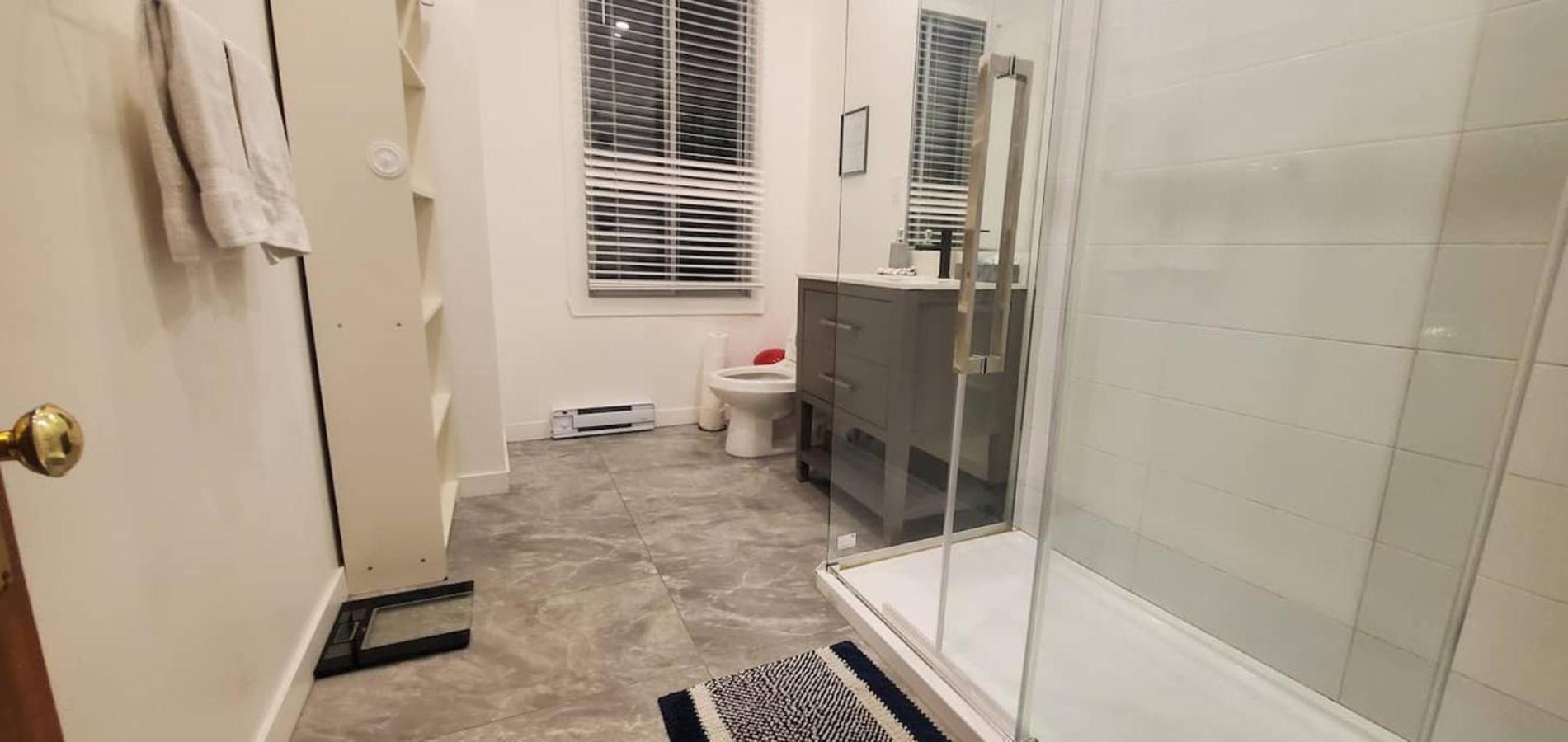 Holiday home Perfect For Groups Big Livingroom 2 Backyard 3br Montreal