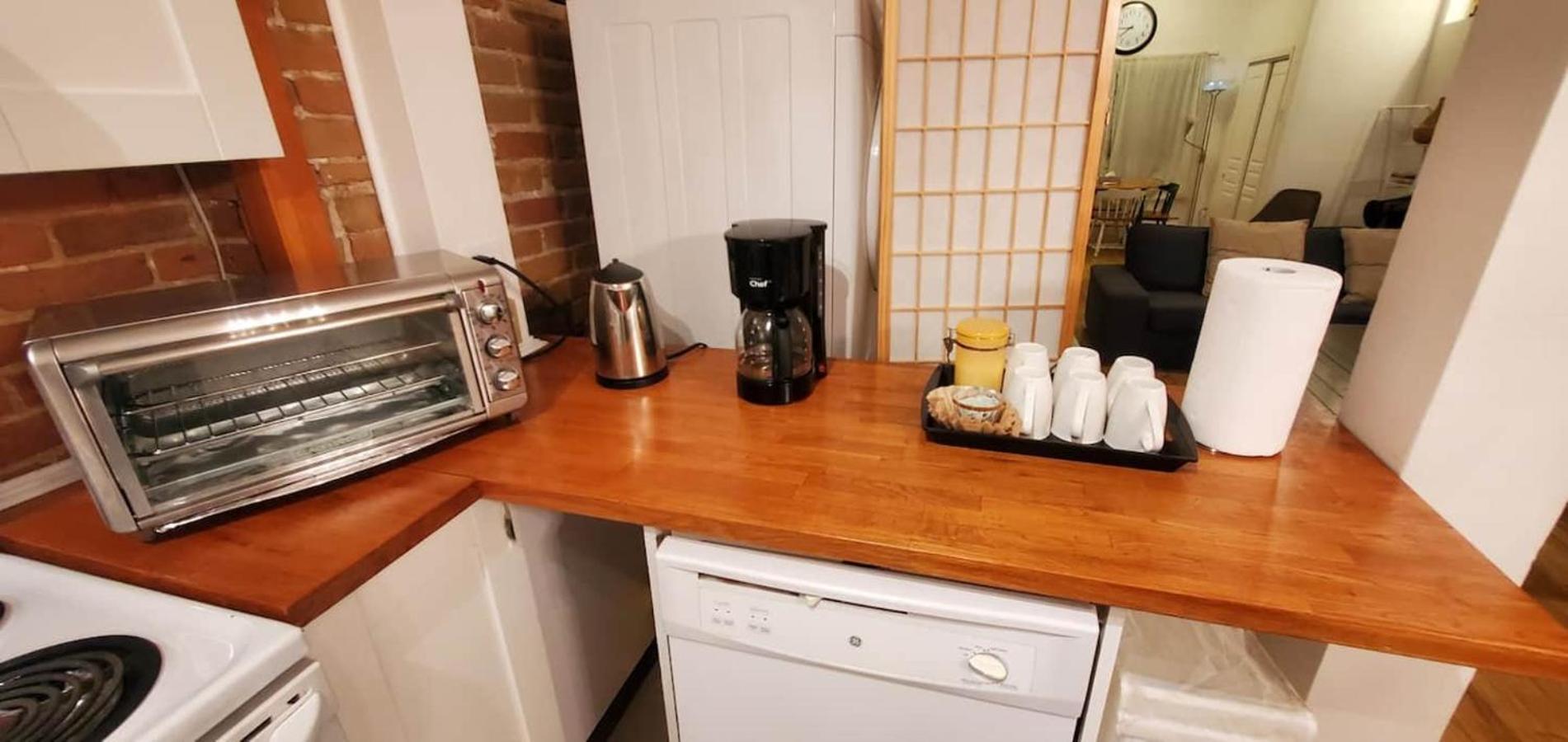 Perfect For Groups Big Livingroom 2 Backyard 3br