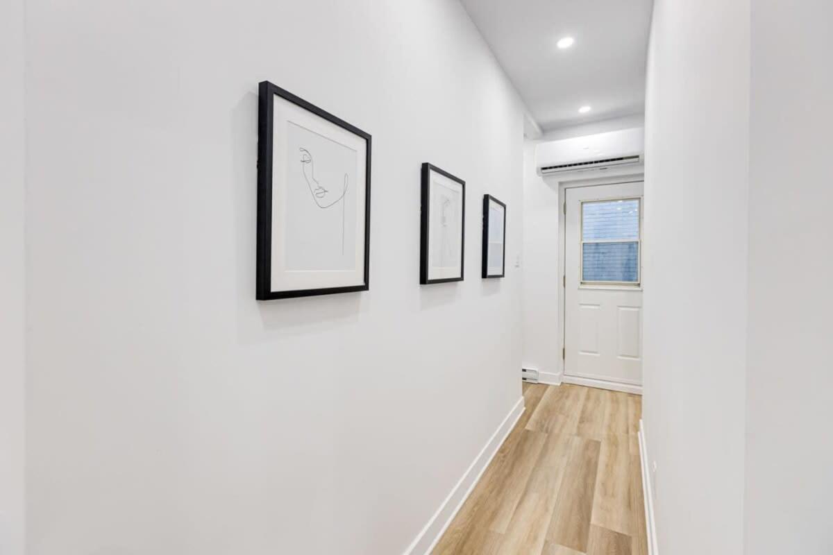Apartment Stunning & Stylish 3br With Sofa Bed Near Little Italy Montreal