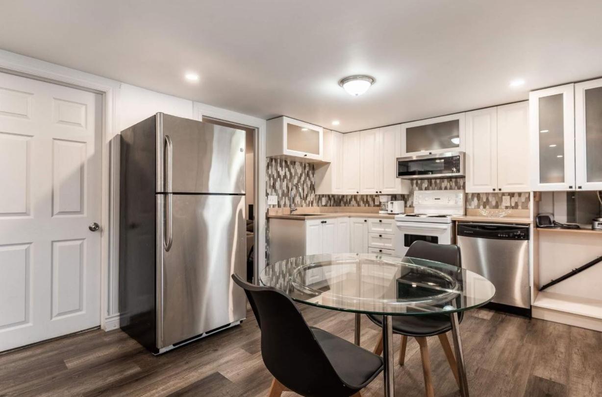 Apartment 2 Bedroom In Montreal