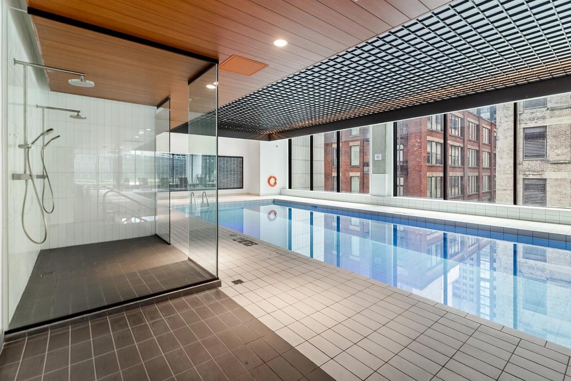 Apartment Sky Bridge Spectacular Montreal