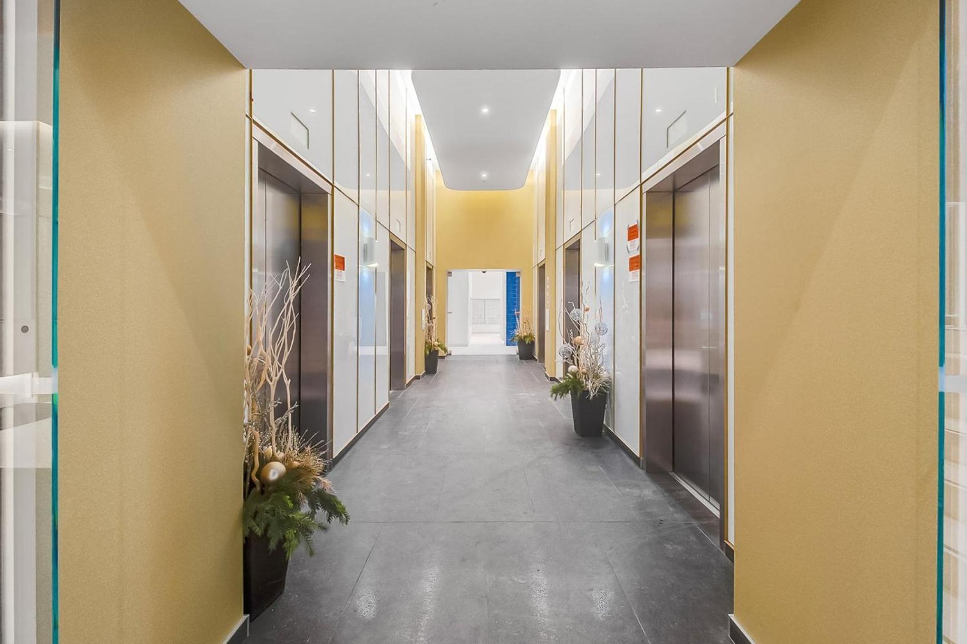 Sky Bridge Spectacular Apartment *