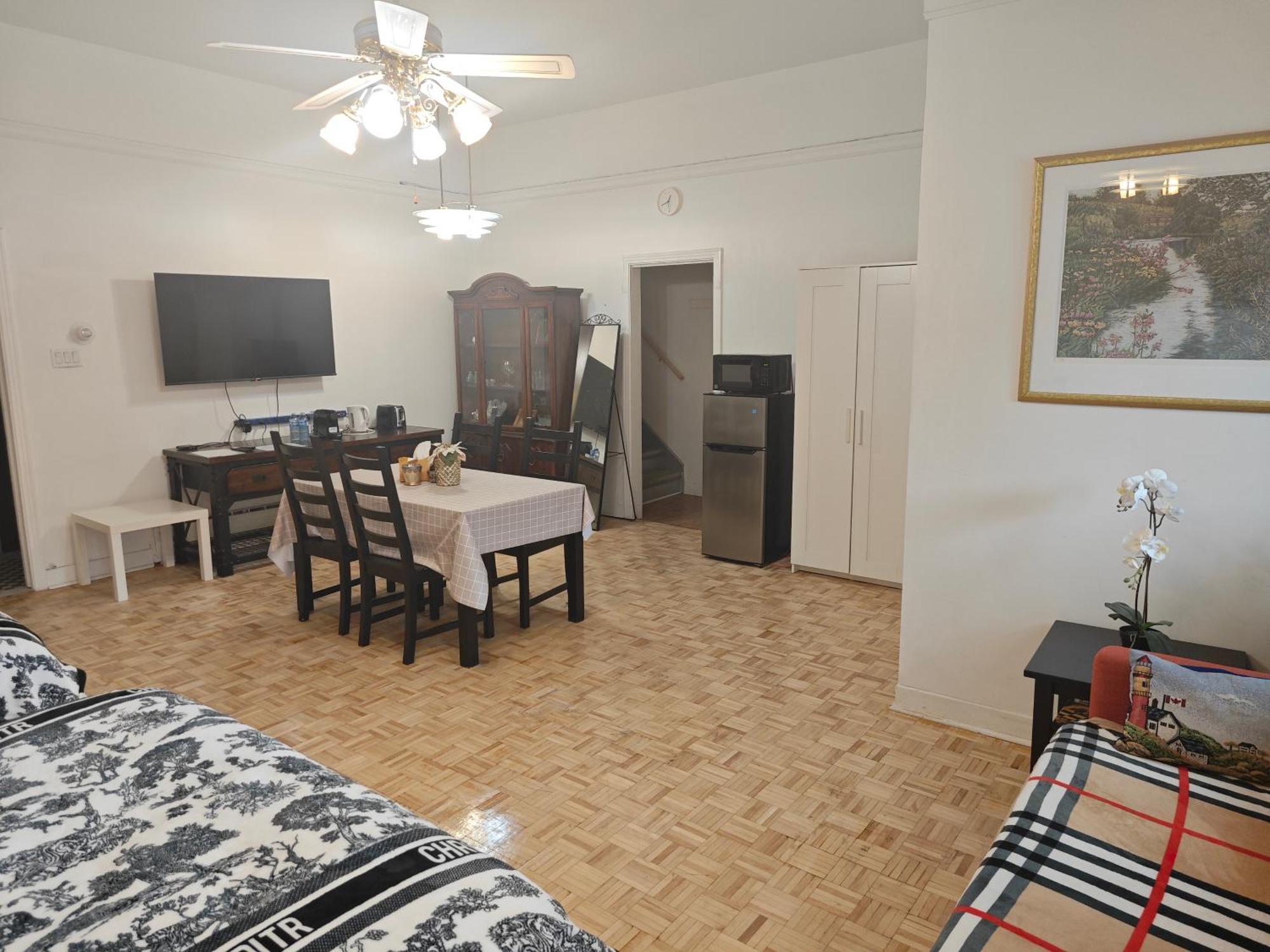 Ideal Pour Les Voyageurs,tres Grand Chambre 50m2 Homestay