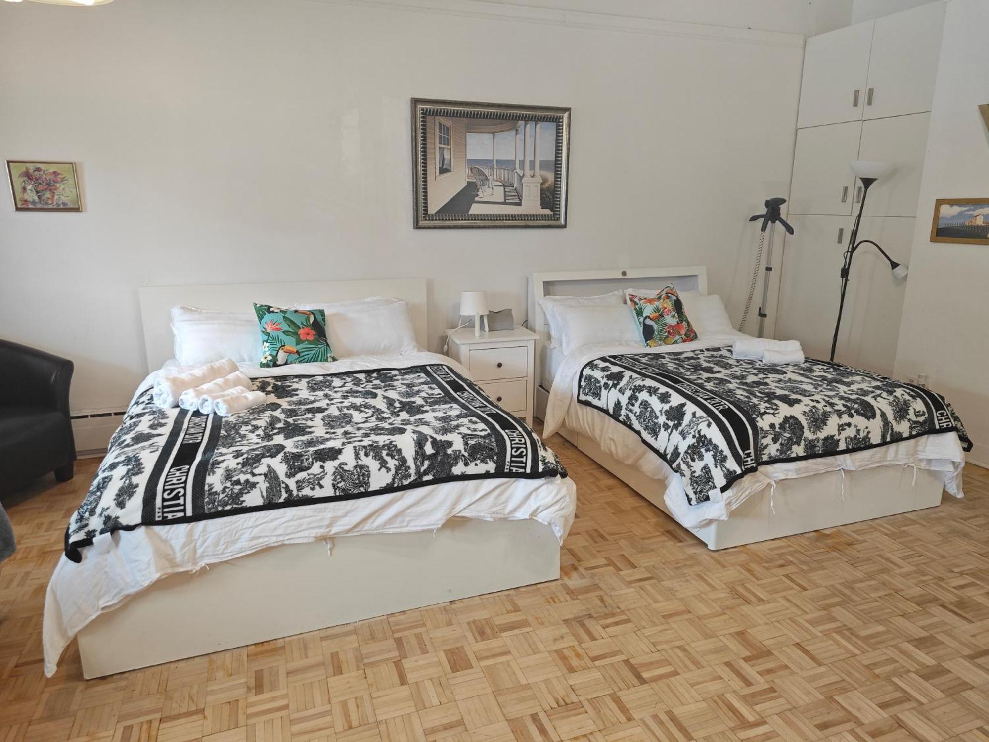 Ideal Pour Les Voyageurs,tres Grand Chambre 50m2 Homestay