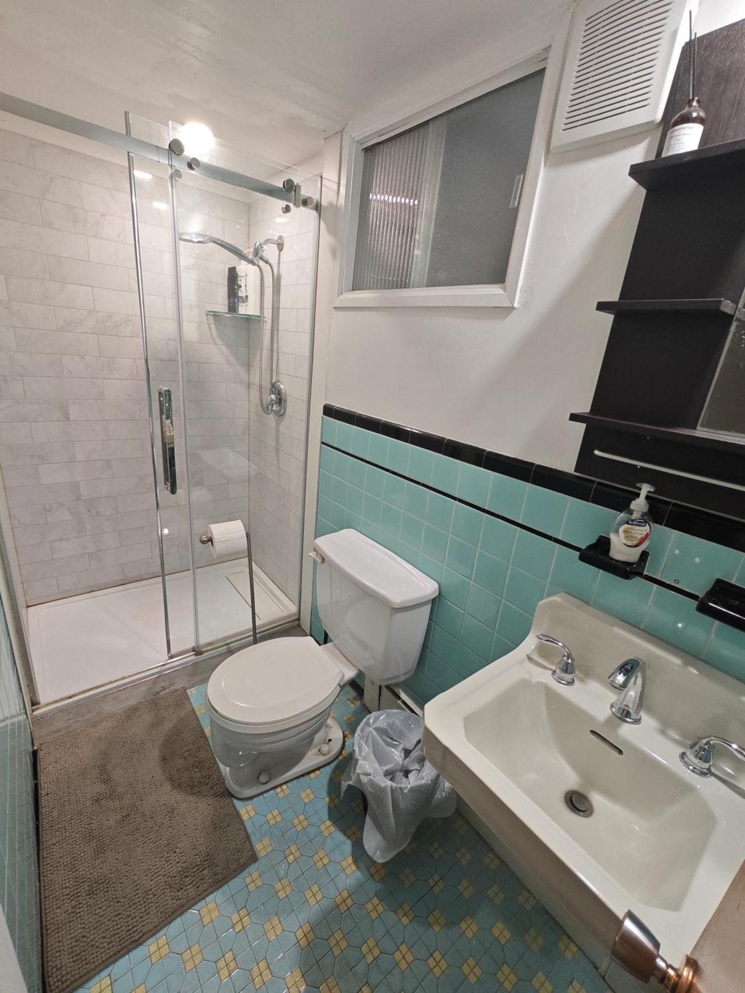 Homestay Ideal Pour Les Voyageurs,tres Grand Chambre 50m2 Montreal