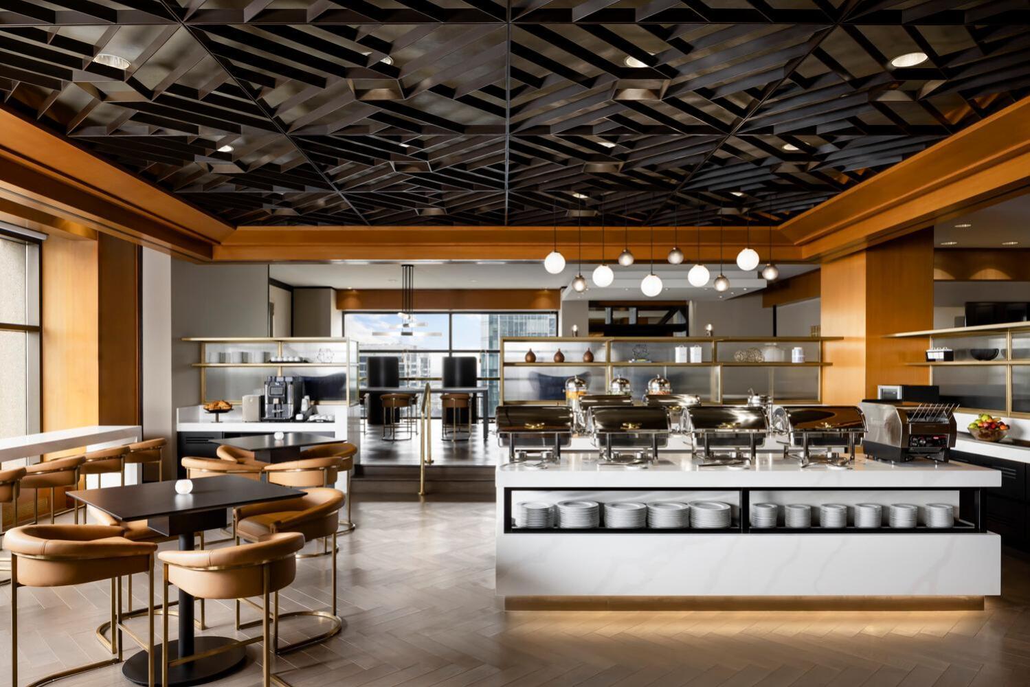 Hotel Le Centre Sheraton 4*