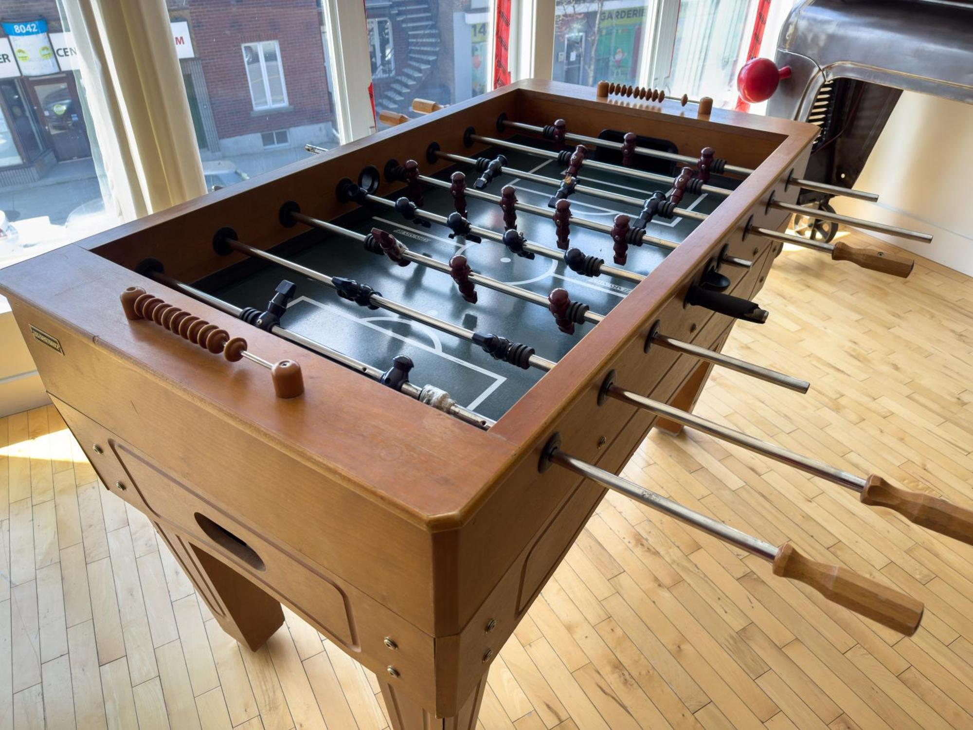 Luxury 5-bedroom Pool Table 5 Min From Jarry Metro Apartment
