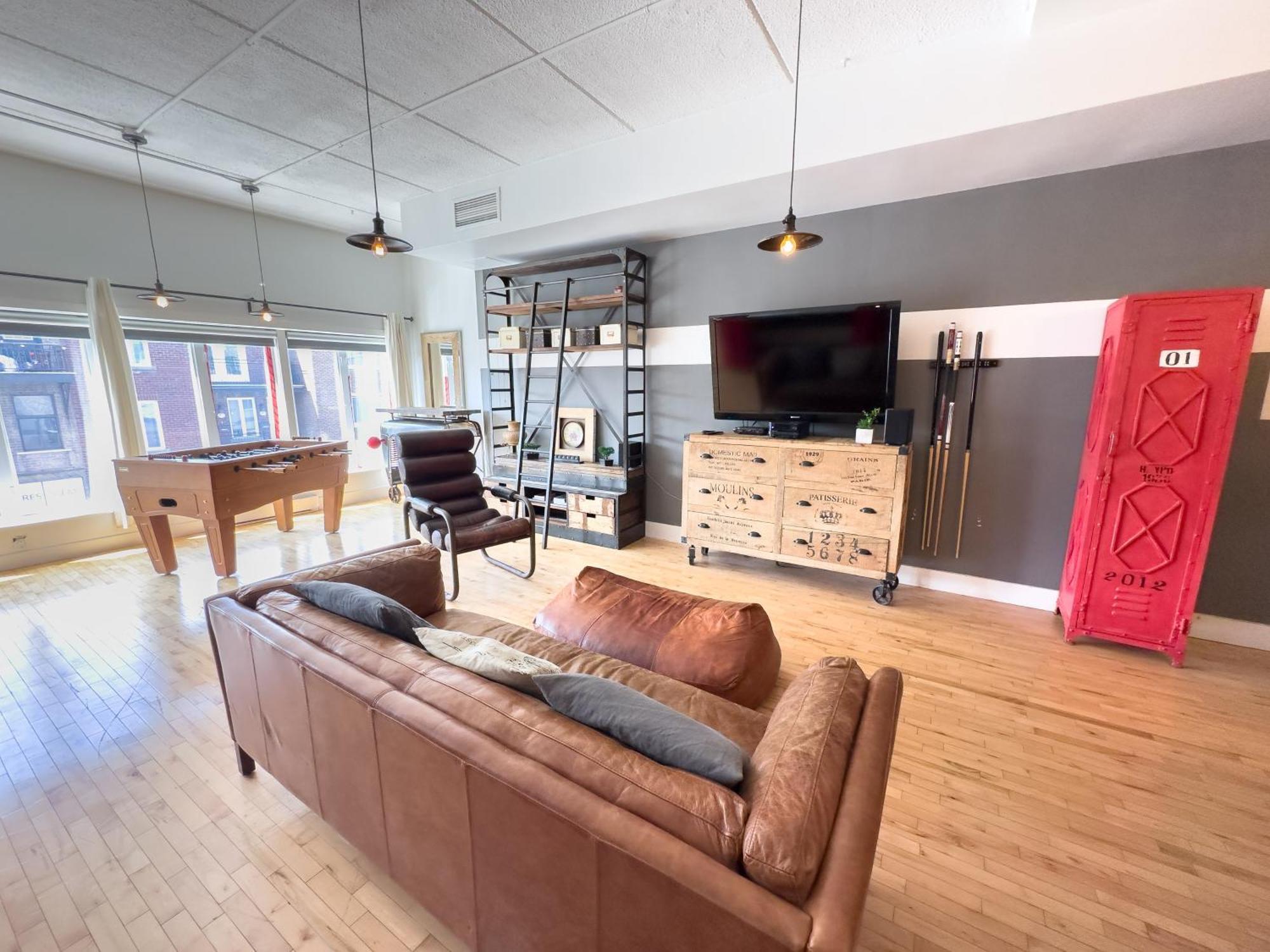 Luxury 5-bedroom Pool Table 5 Min From Jarry Metro