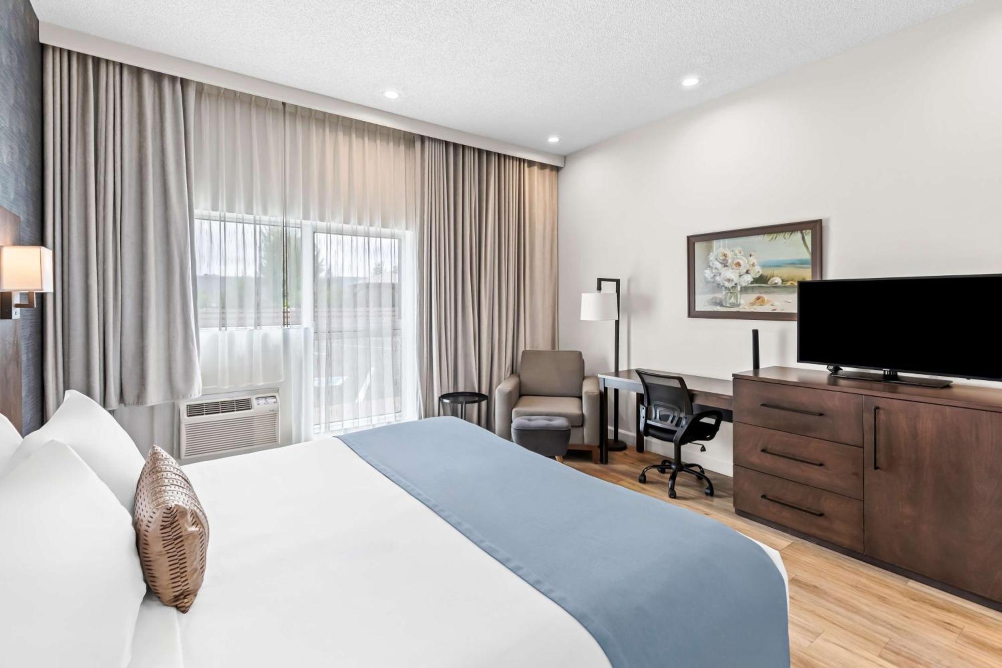 Western East Hotel 3*