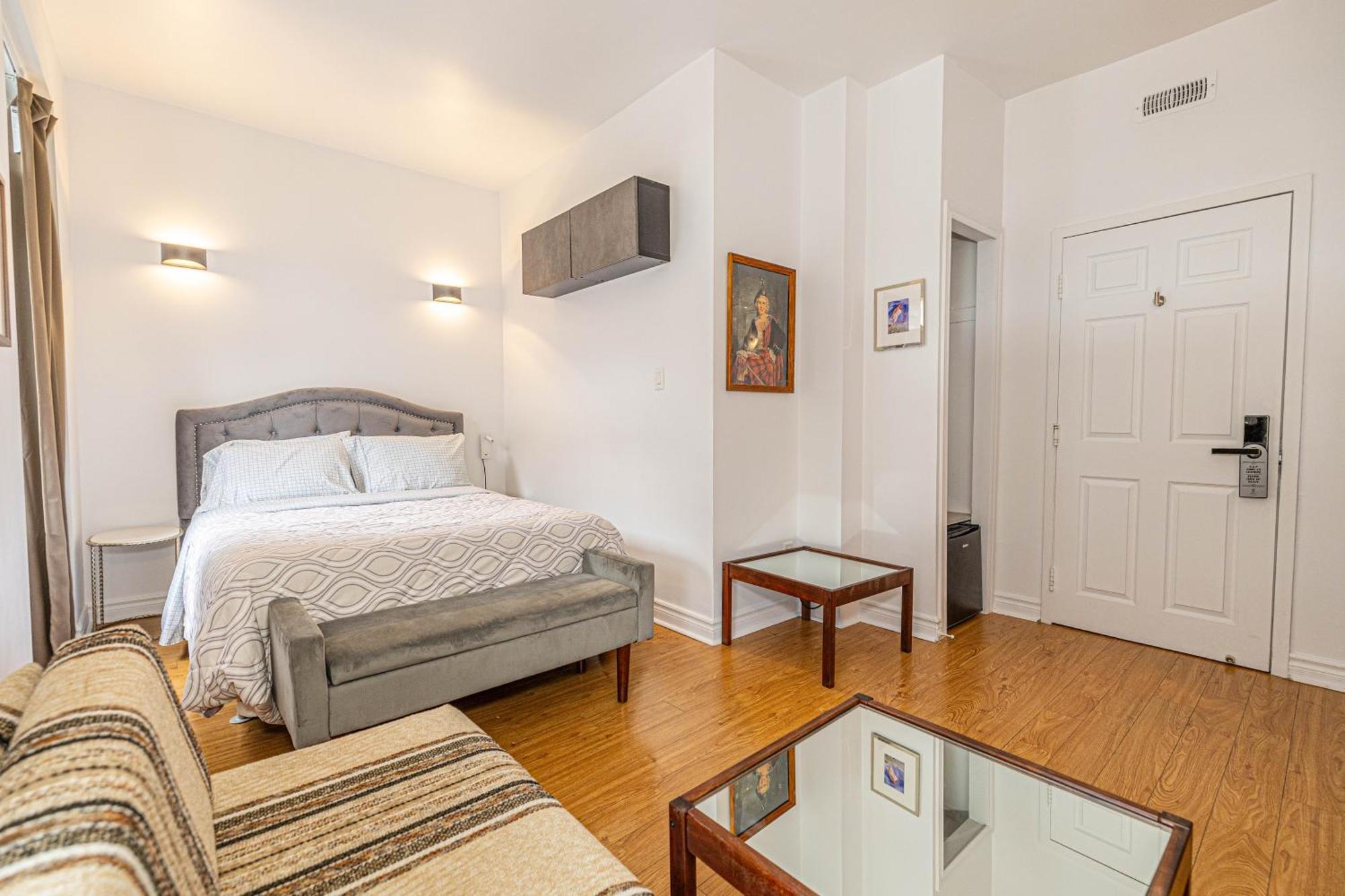 Le Coach Hotel