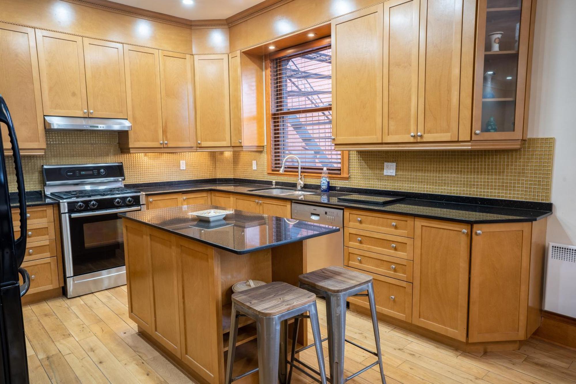 Chic 2br In Little Italy 2mins To Metro Apartment Montreal