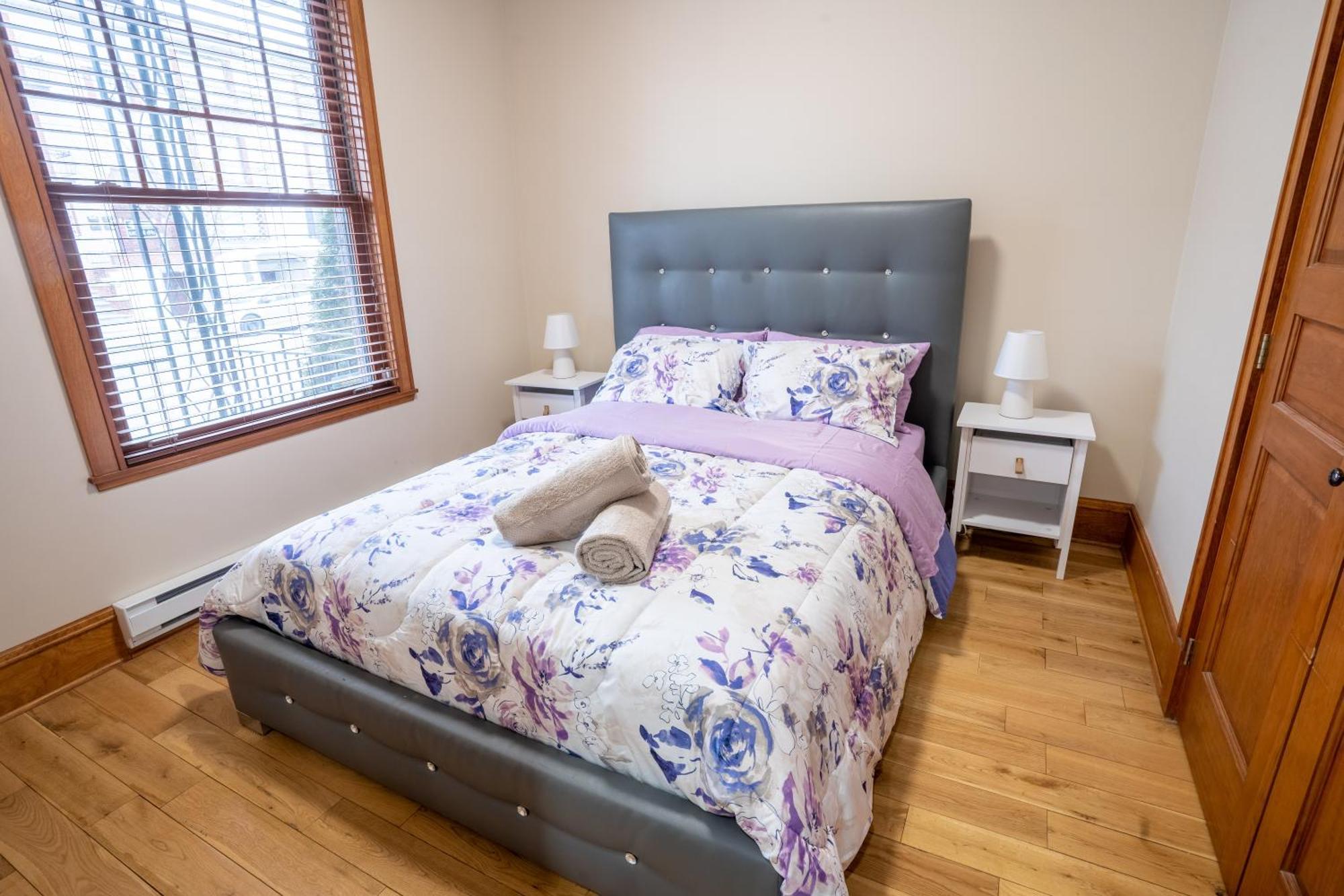 Chic 2br In Little Italy 2mins To Metro Apartment *