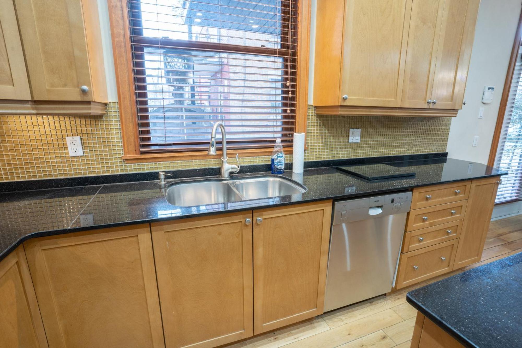 Apartment Chic 2br In Little Italy 2mins To Metro *