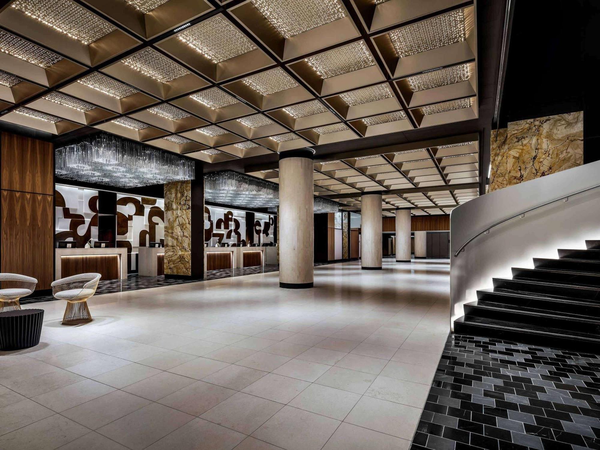 Fairmont The Queen Elizabeth Montreal