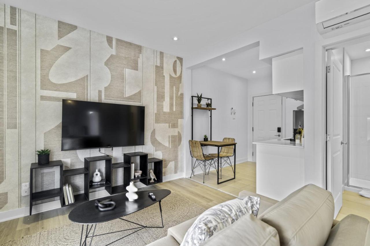 Stylish 1-bedroom Haven By Jean Talon Market Apartment