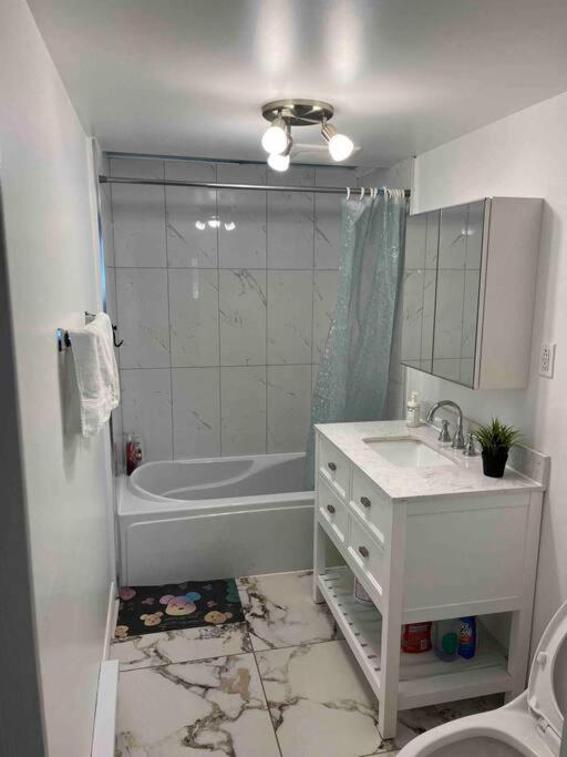 Apartment New Renovated Peaceful With Parking *