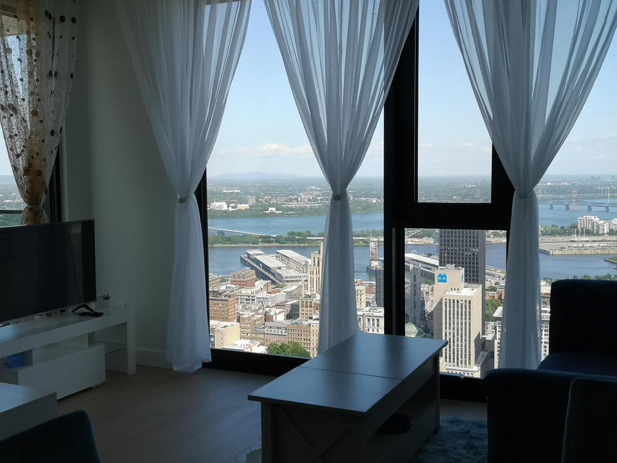 Apartment Sky Bridge Spectacular
