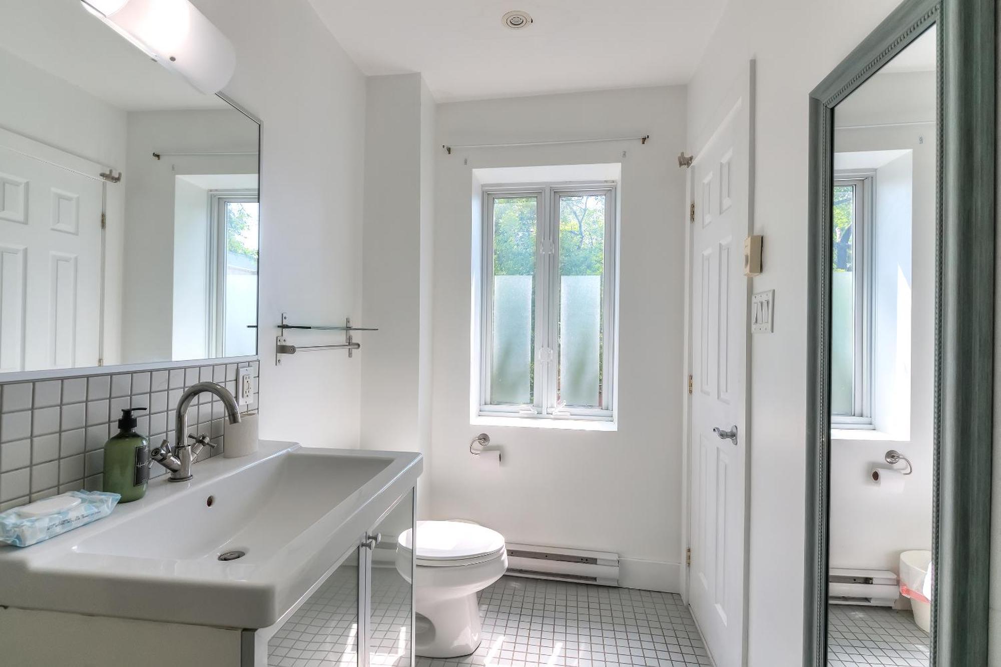 Apartment Loft The White Pearl Plateau-mont-royal 3 Beds