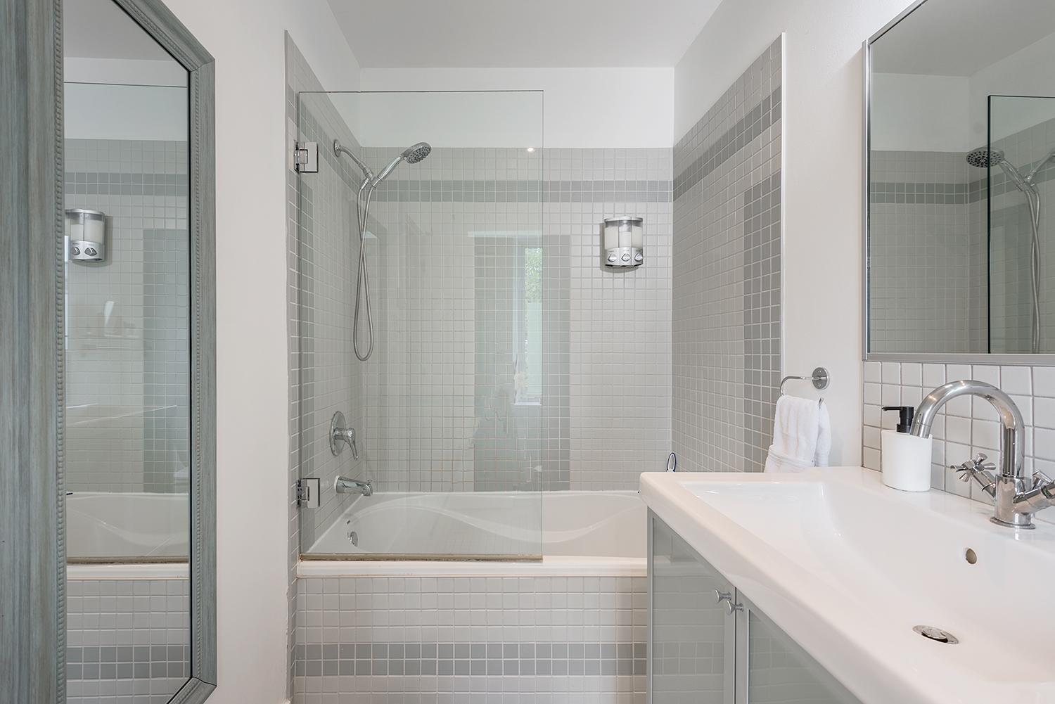 Loft The White Pearl Plateau-mont-royal 3 Beds Apartment Montreal