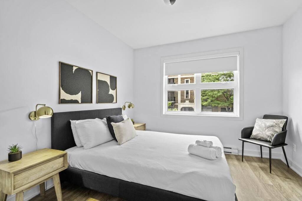 Stylish 2 Bedroom Haven By Jean Talon Market Montreal