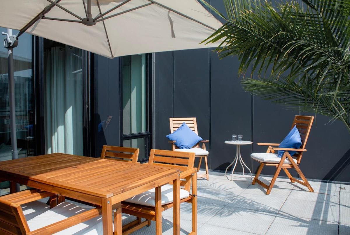 Penthouse With Pool And Parking Montreal
