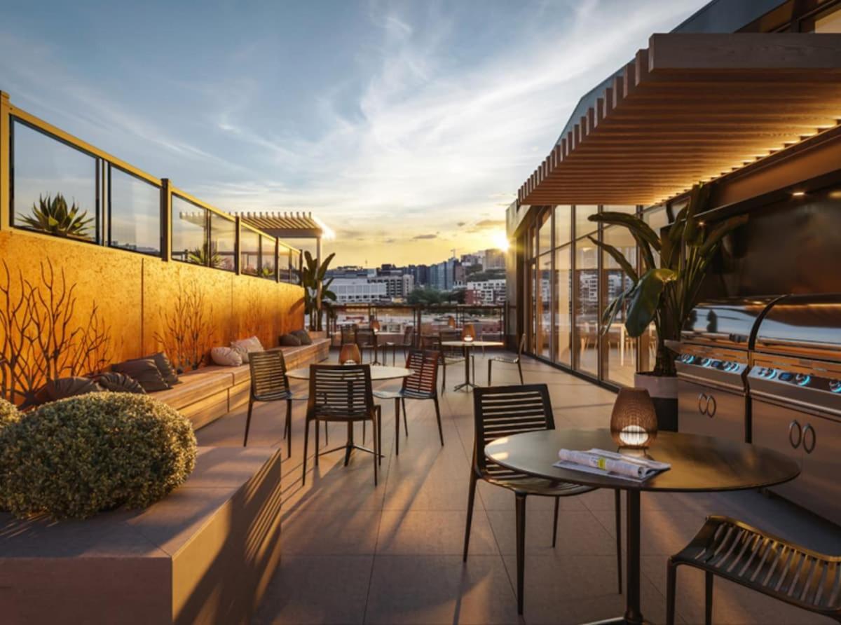 Apartment Penthouse With Pool And Parking Montreal