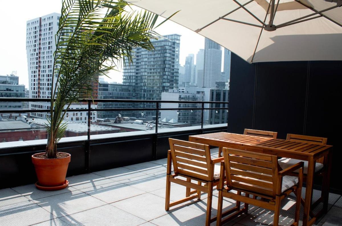 Penthouse With Pool And Parking * Montreal