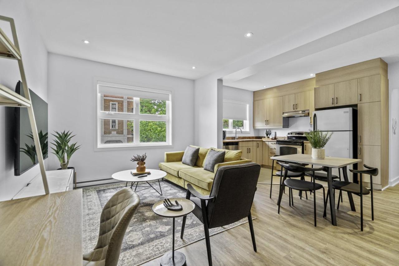 Stylish 2 Bedroom Haven By Jean Talon Market Apartment Montreal