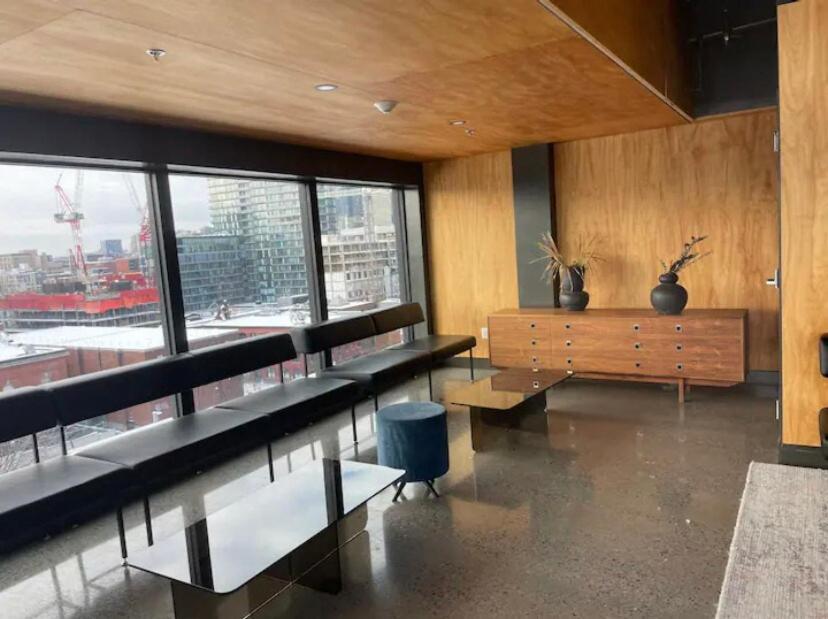 De Luxe Avec Piscine Apartment Montreal