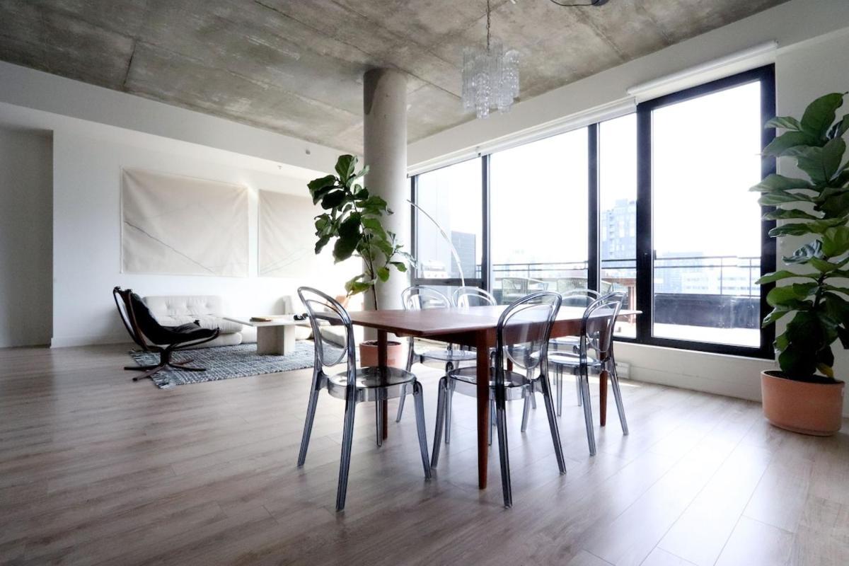 De Luxe Avec Piscine Apartment Montreal