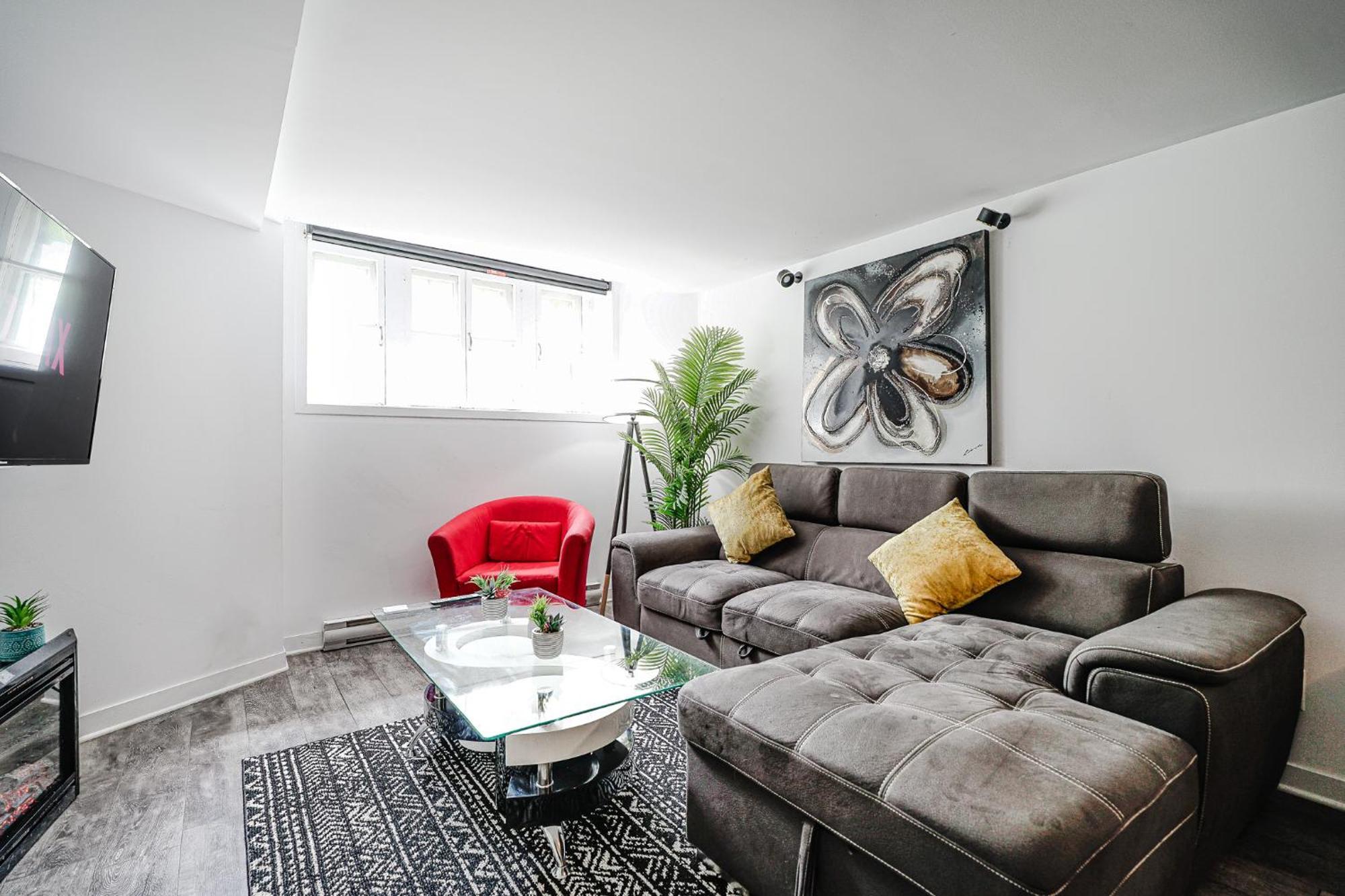 Elegant Familial Apartment Montreal