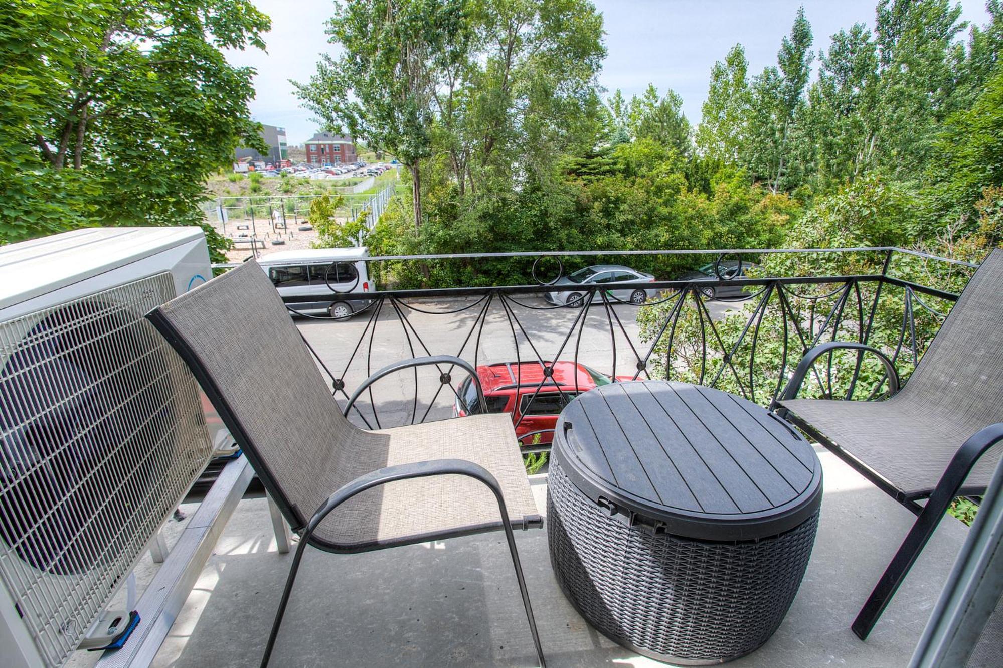 Luxury 4br Duplex Apartment, Free Parking * Montreal