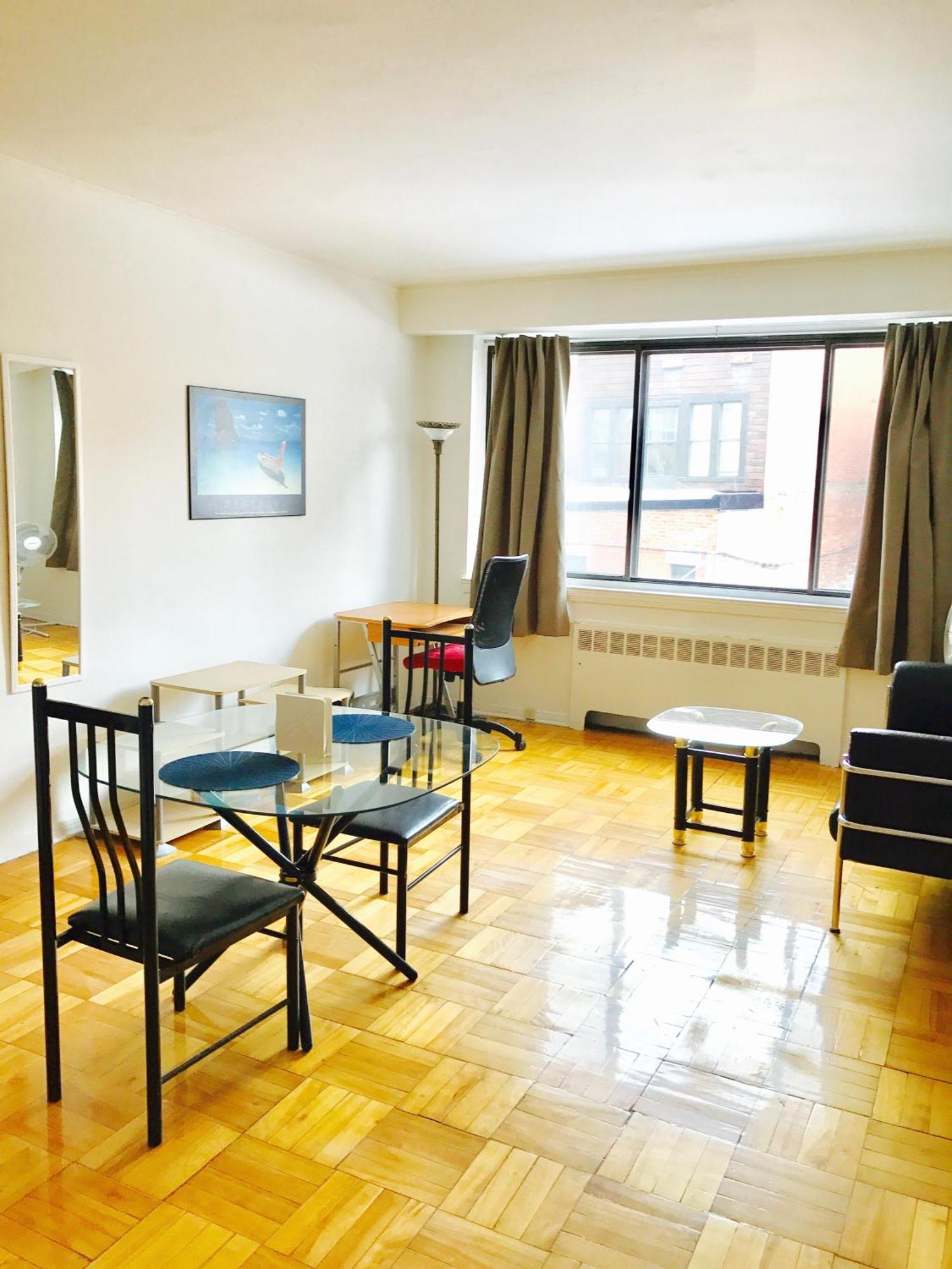 Apartment Stylish Comfortable In The Golden Square Mile Montreal