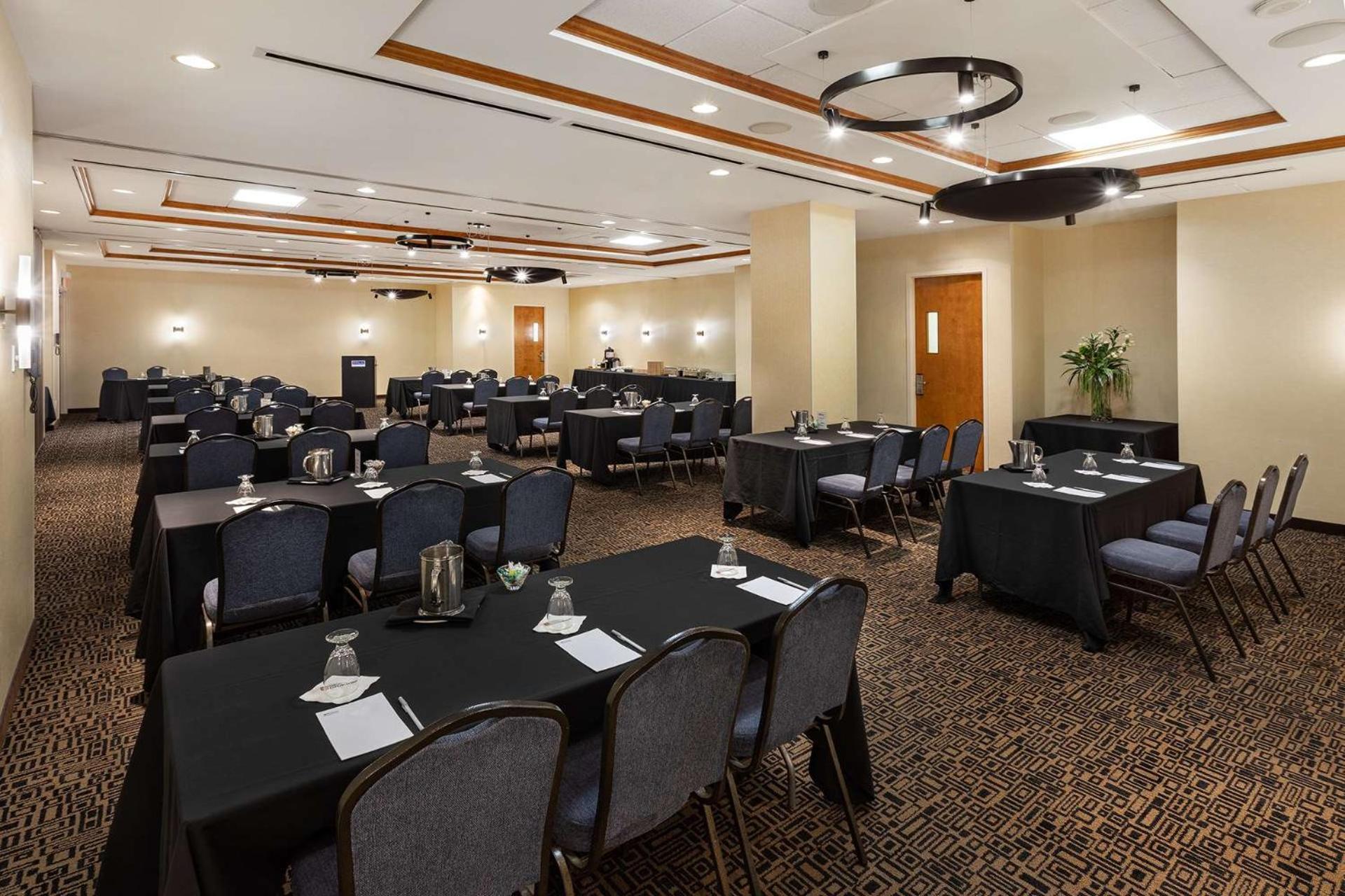 Hilton Garden Centre-ville Hotel
