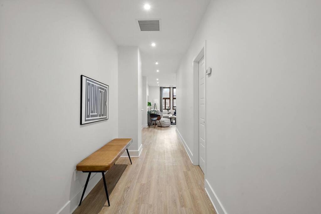 511 Place D'armes 3br 62 *