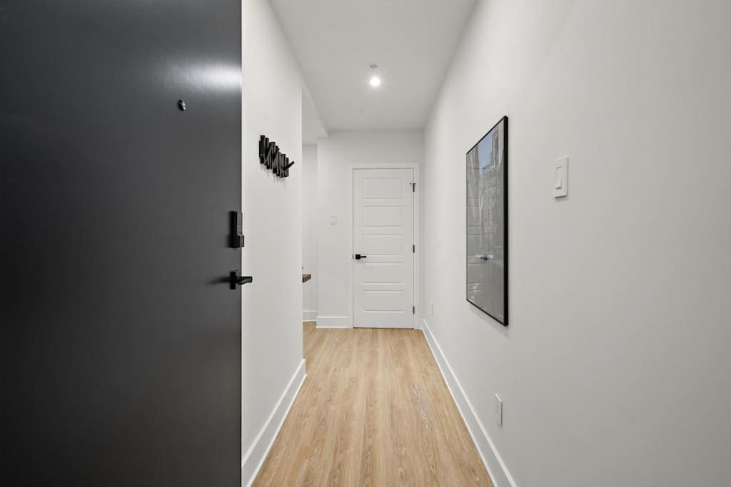 511 Place D'armes 3br 62 Apartment