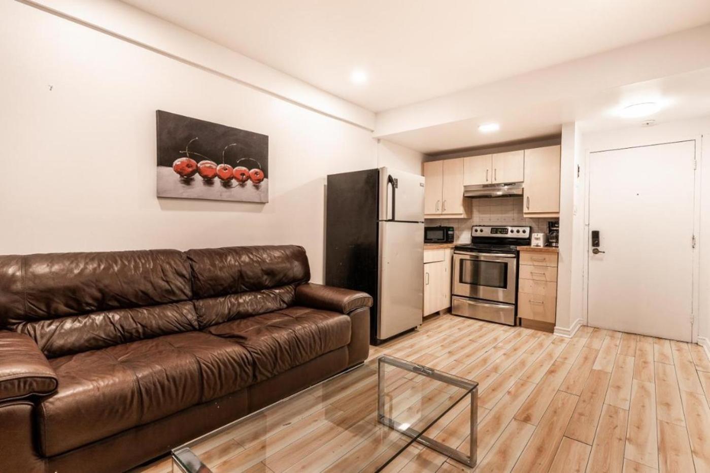 Cozy 1 Bedroom - 107 Montreal
