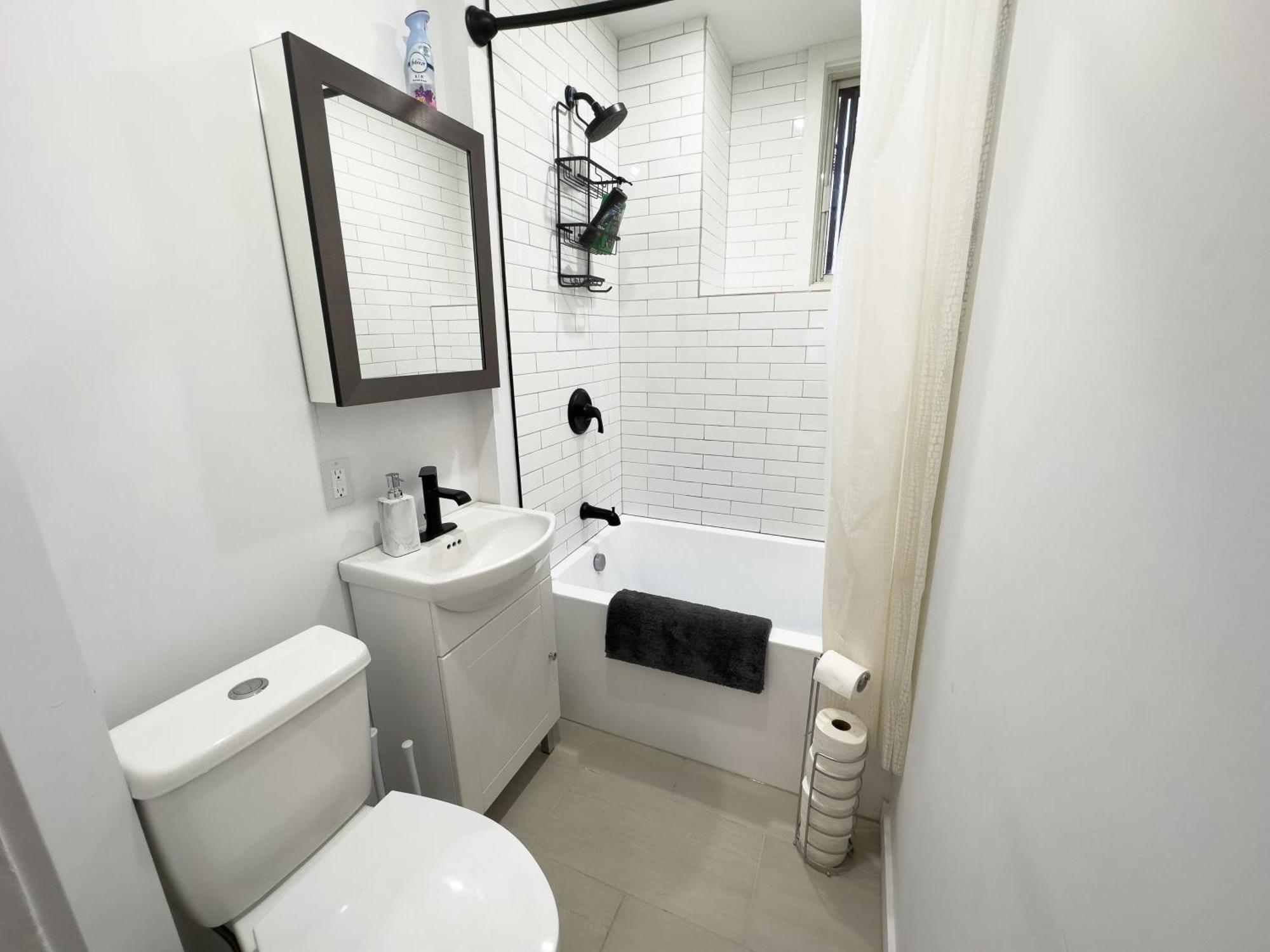 Superb 4 Beds 5mins To Beaubien Metro *