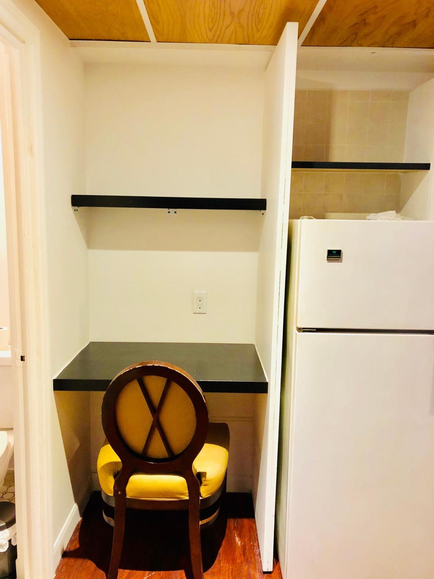 Stylish Comfortable In The Golden Square Mile *