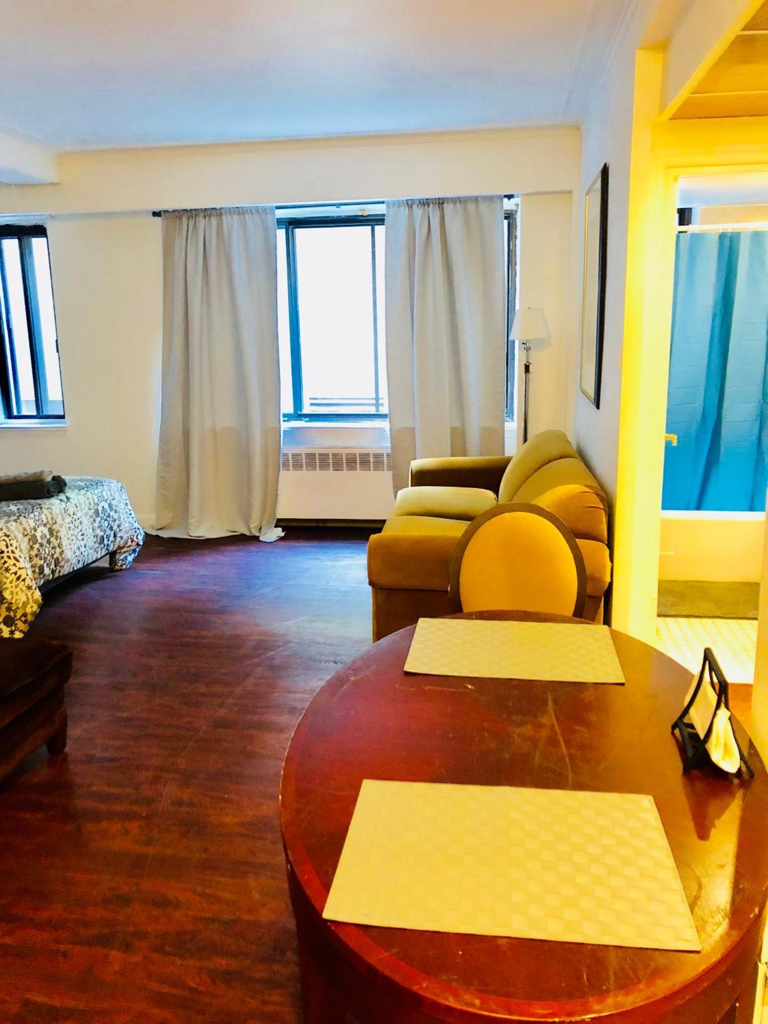 Apartment Stylish Comfortable In The Golden Square Mile Montreal