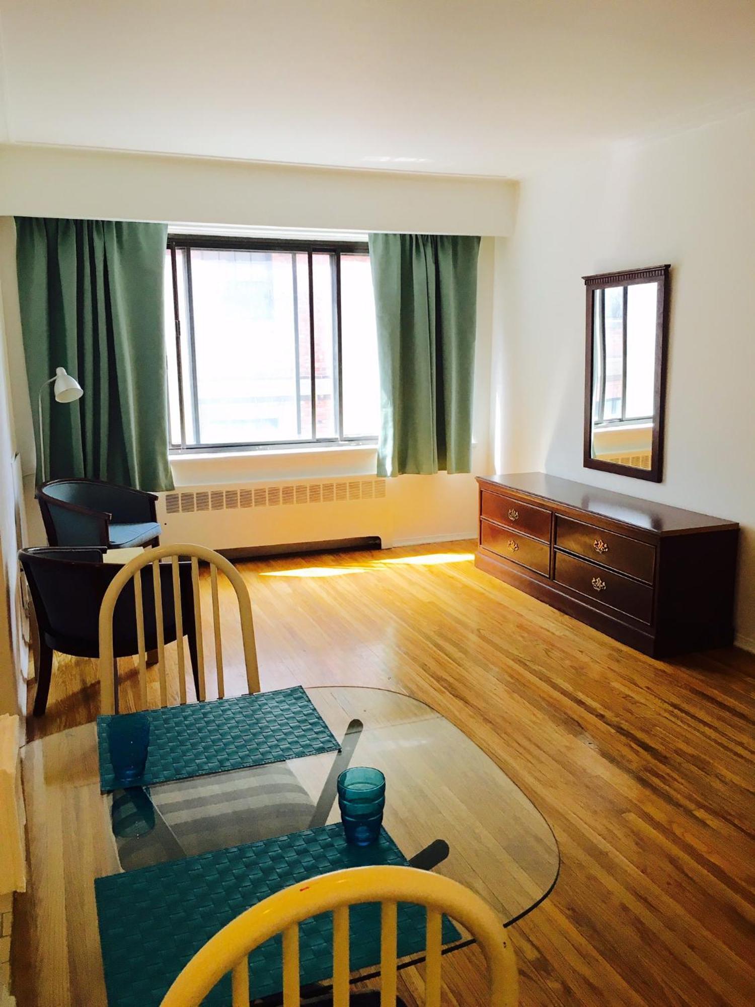 Apartment Stylish Comfortable In The Golden Square Mile