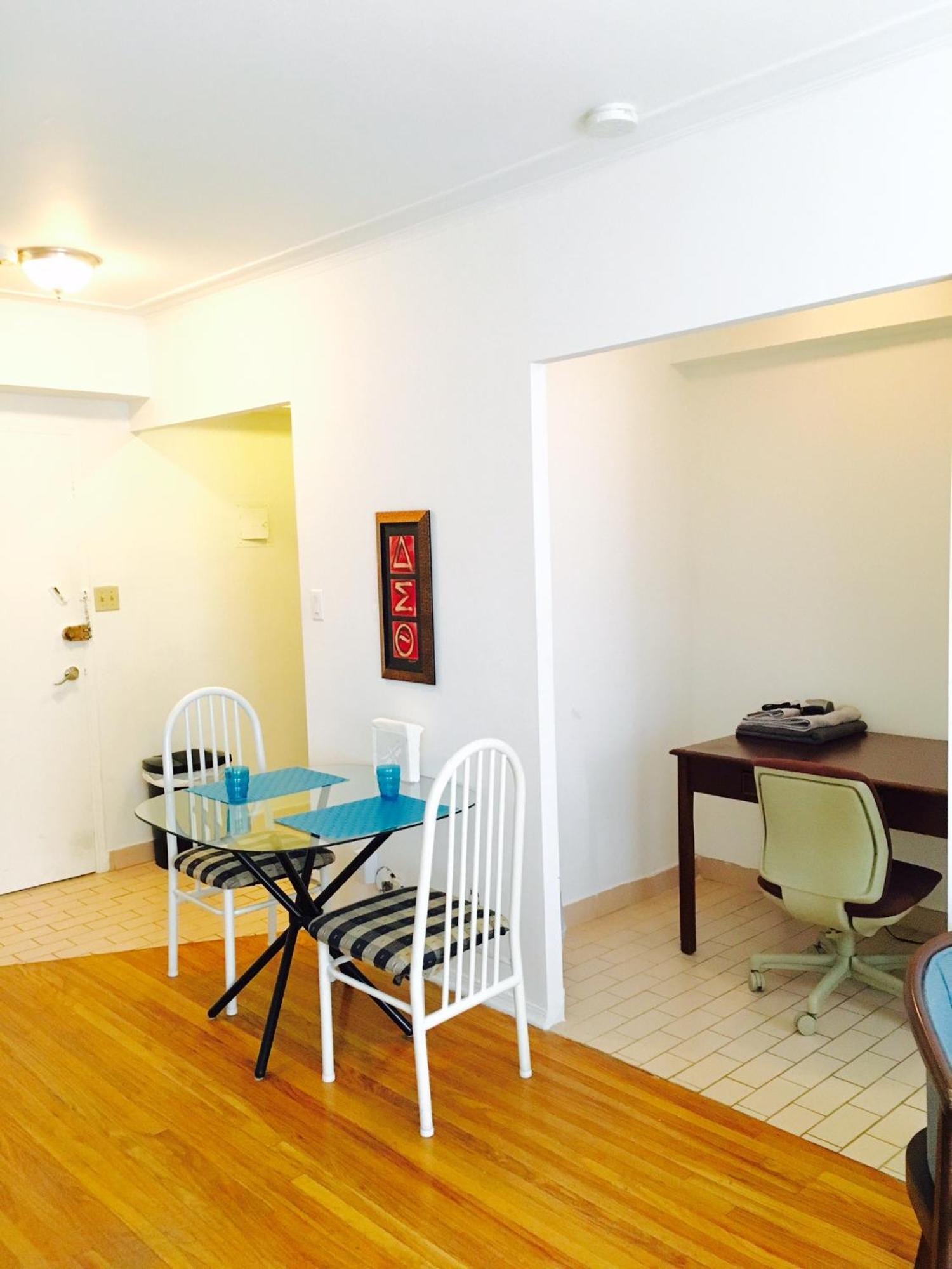Apartment Stylish Comfortable In The Golden Square Mile