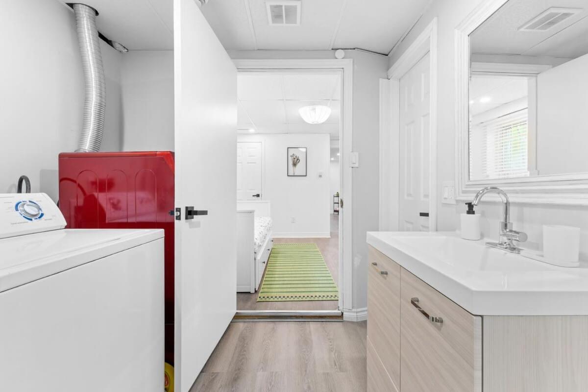 Holiday home Spacious Urban In West - 4br Montreal