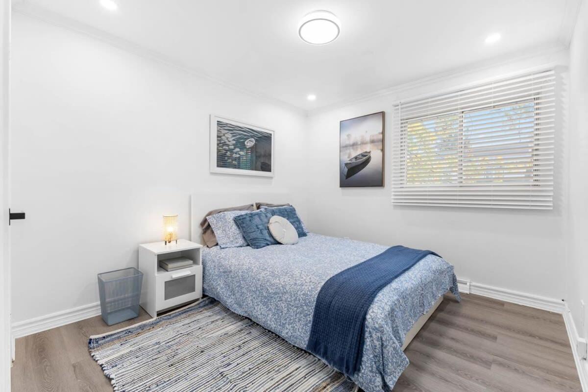 Spacious Urban In West - 4br Montreal