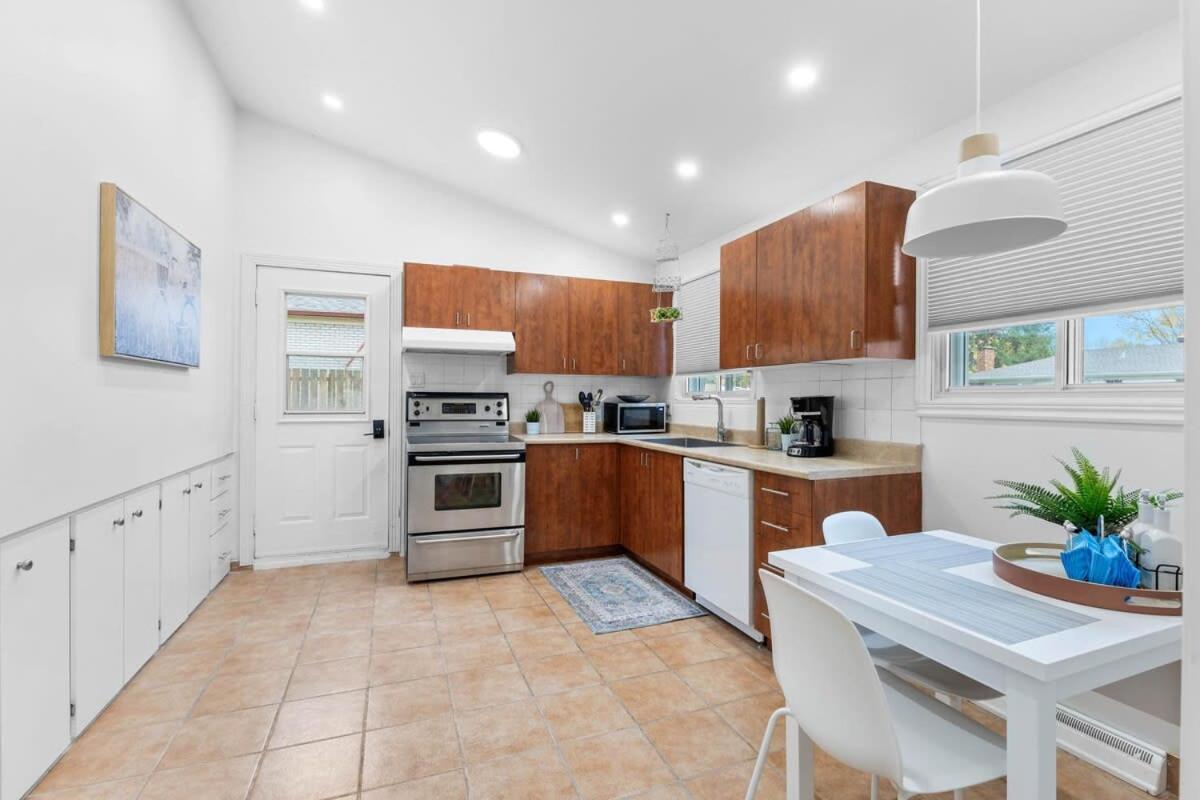 Spacious Urban In West - 4br * Montreal