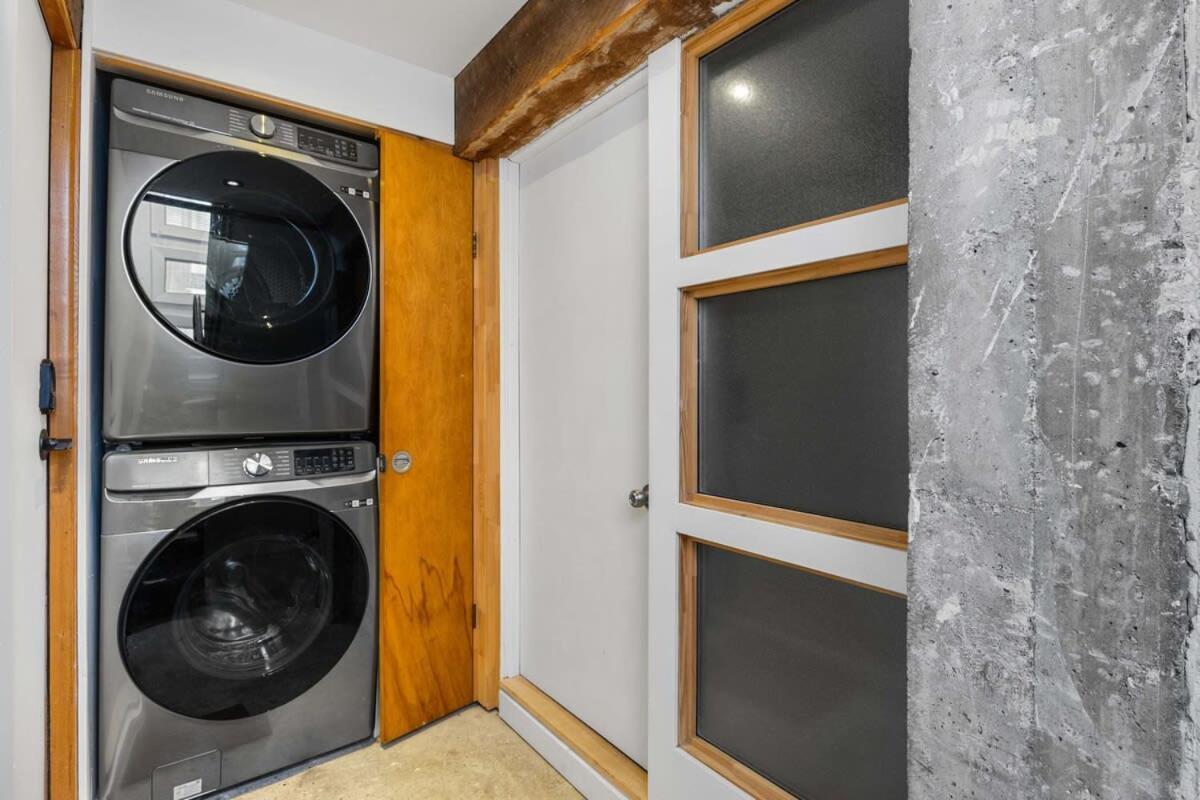 Charming 1 Bedroom Cozy And Fully Equipped Montreal