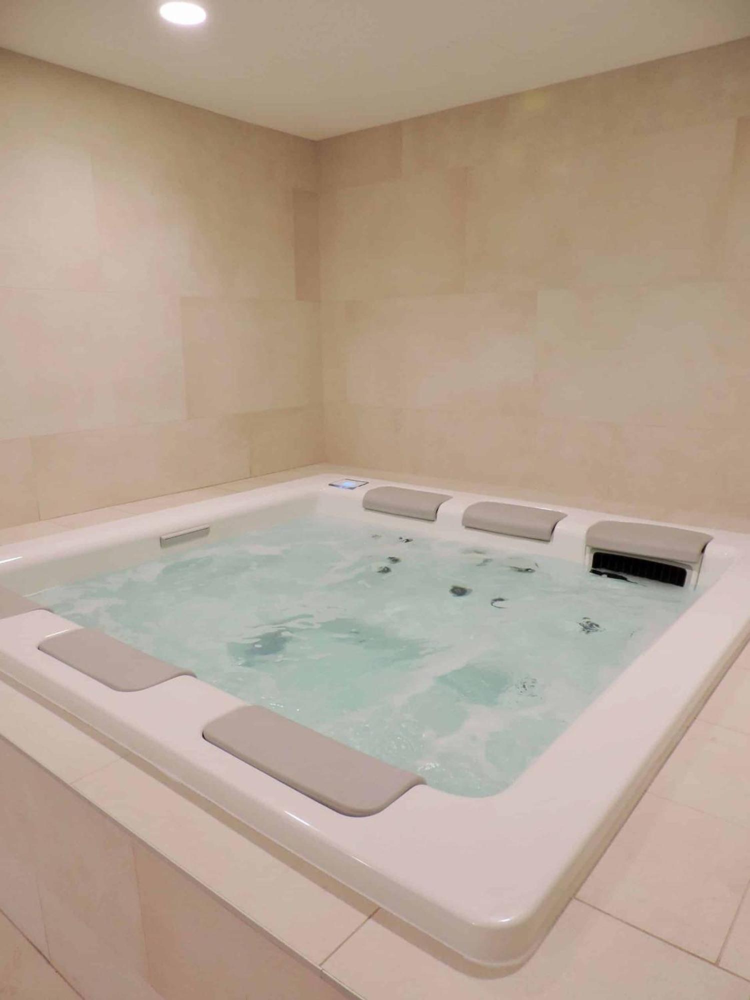 Perfect Location Downtown Apartment *
