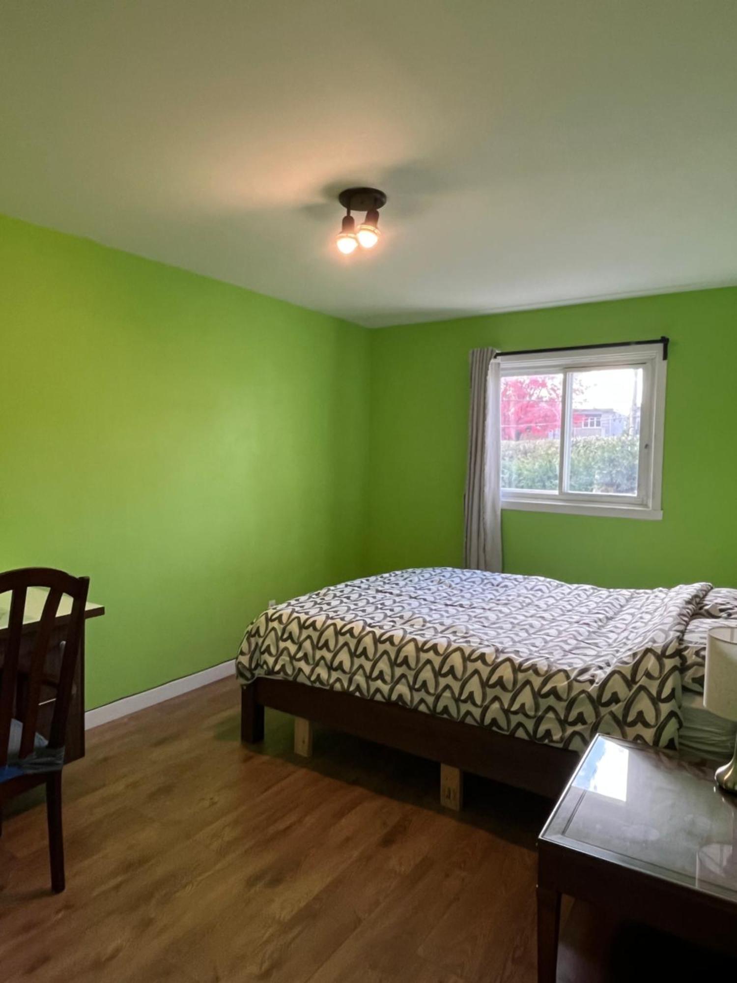 New Renovated Peaceful With Parking * Montreal
